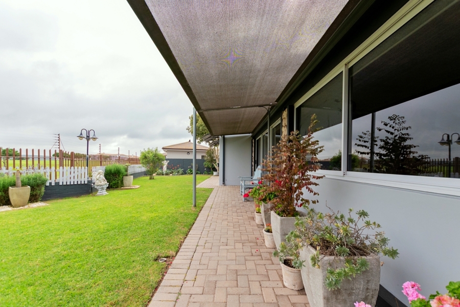 4 Bedroom Property for Sale in Country Club Western Cape